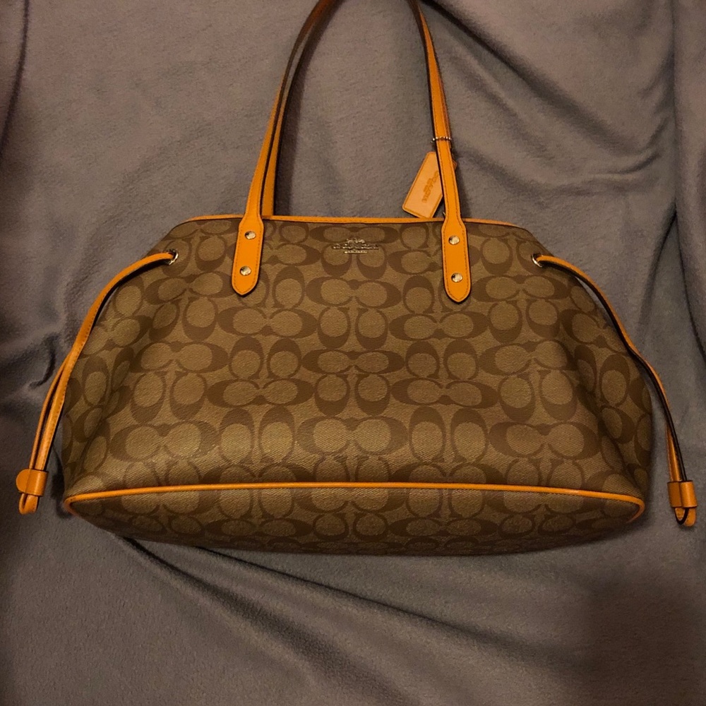 COACH SIGNATURE DRAWSTRING CARRYALL TOTE KHAKI